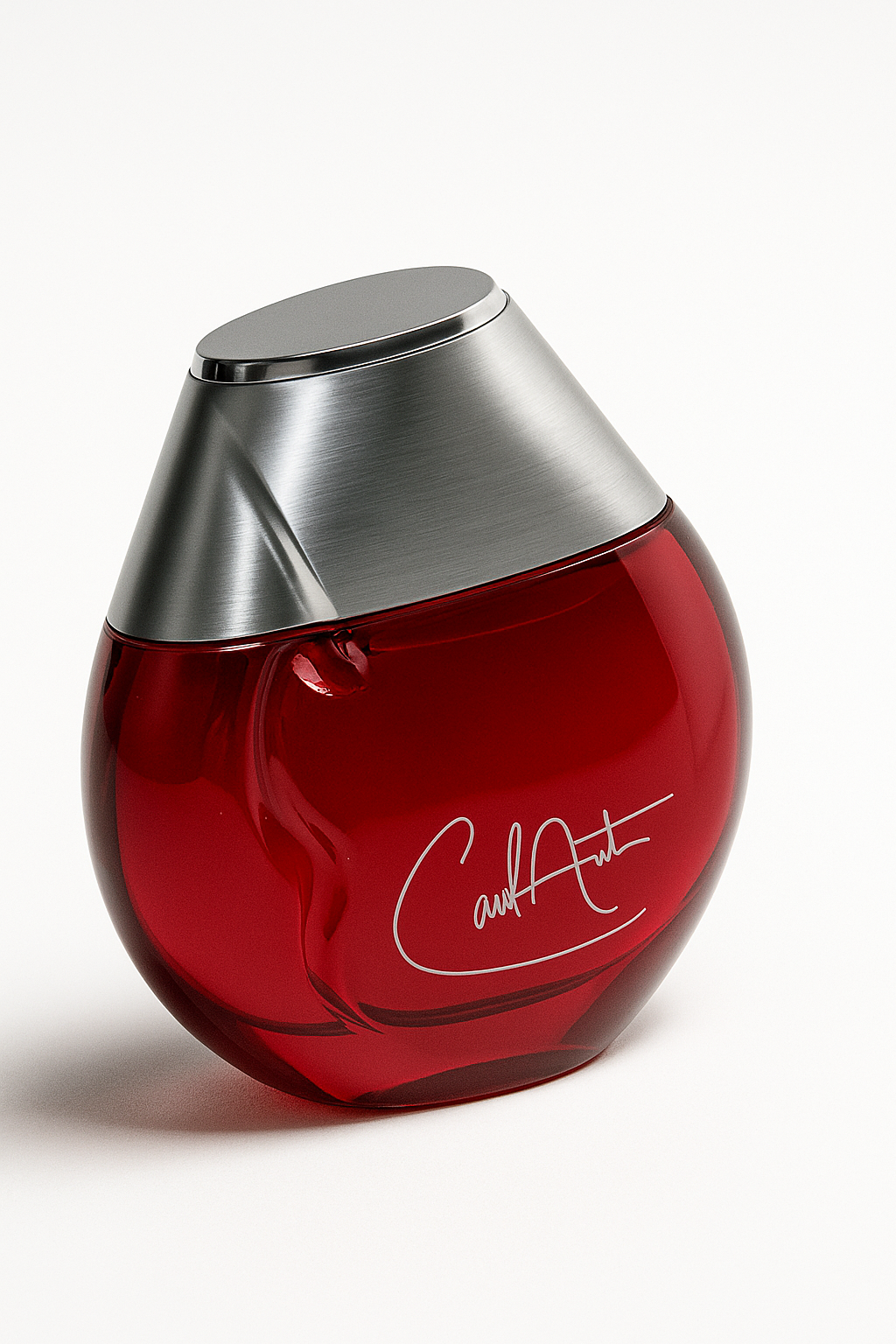 Ein schräg positionierter Flakon des Carlos Santana Parfums mit rotem Glas und silbernem Metallverschluss. Die weiße Signatur von Carlos Santana ist deutlich auf der Vorderseite zu sehen. Das Flakon wirft einen weichen, natürlichen Schatten auf einem neutralen weißen Hintergrund.