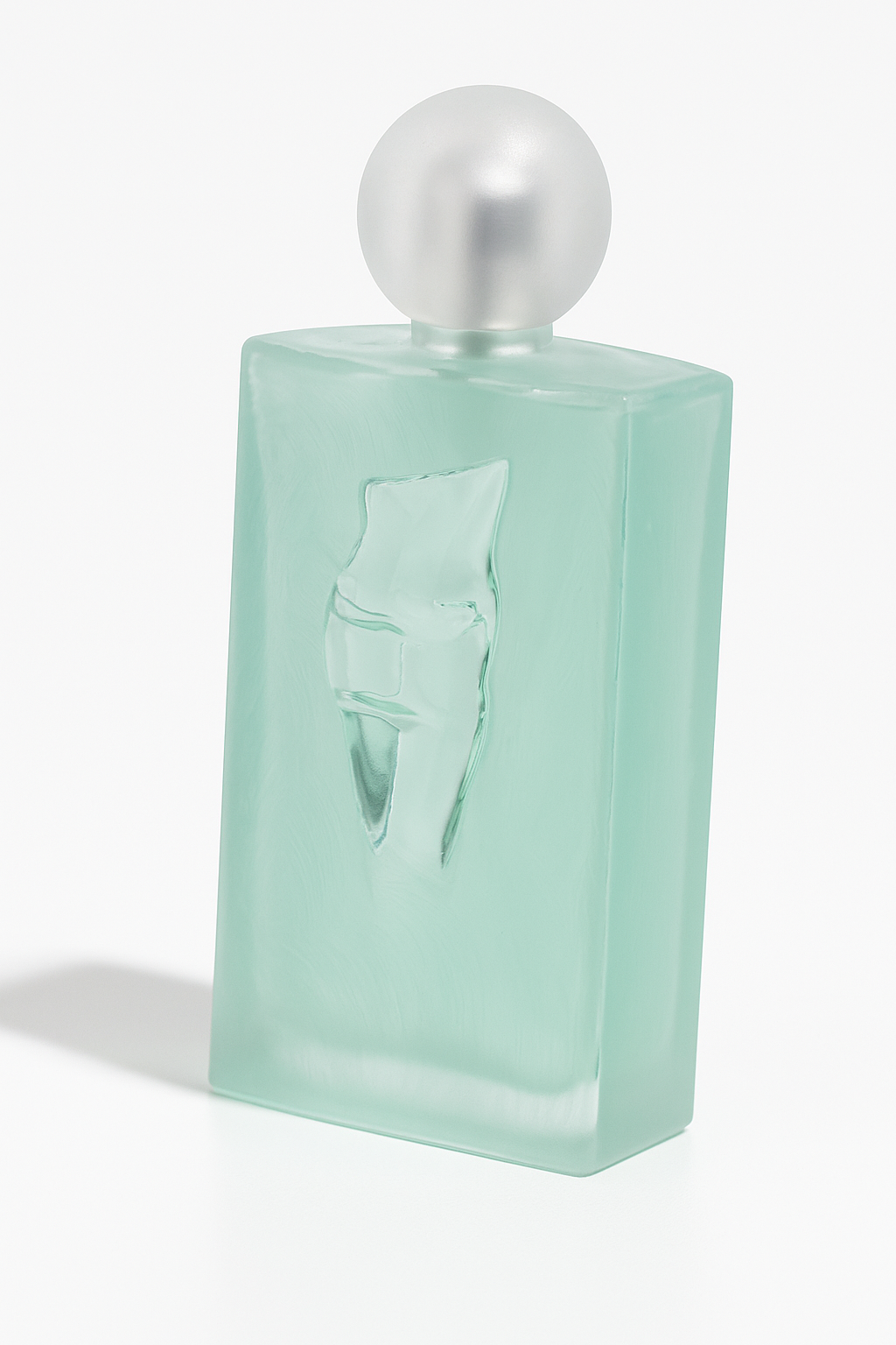 Fabuleuse de Leonard Flakon auf weißem Hintergrund.