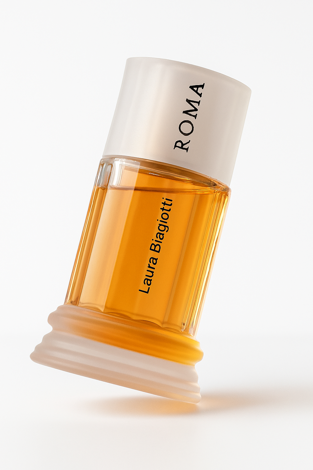 Laura Biagiotti Roma Flakon, leicht gekippt, auf weißem hintergrund.