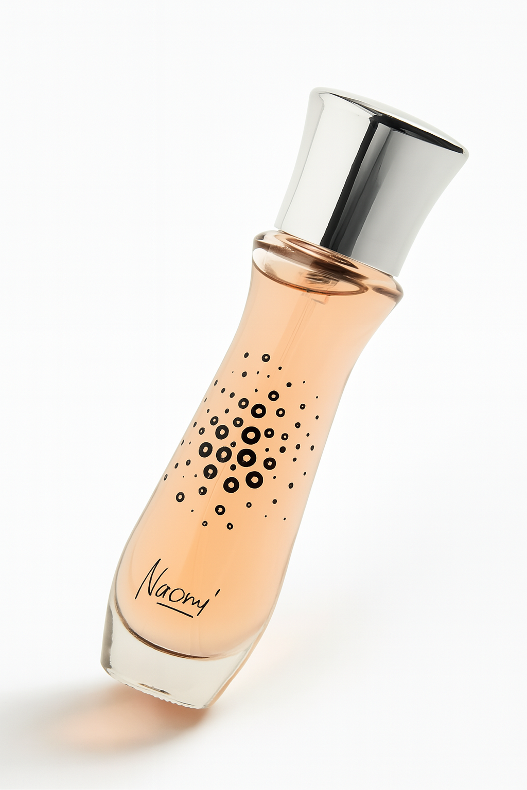 Naomi Campbell Naomi Flakon, leicht gekippt auf weißem Hintergrund.